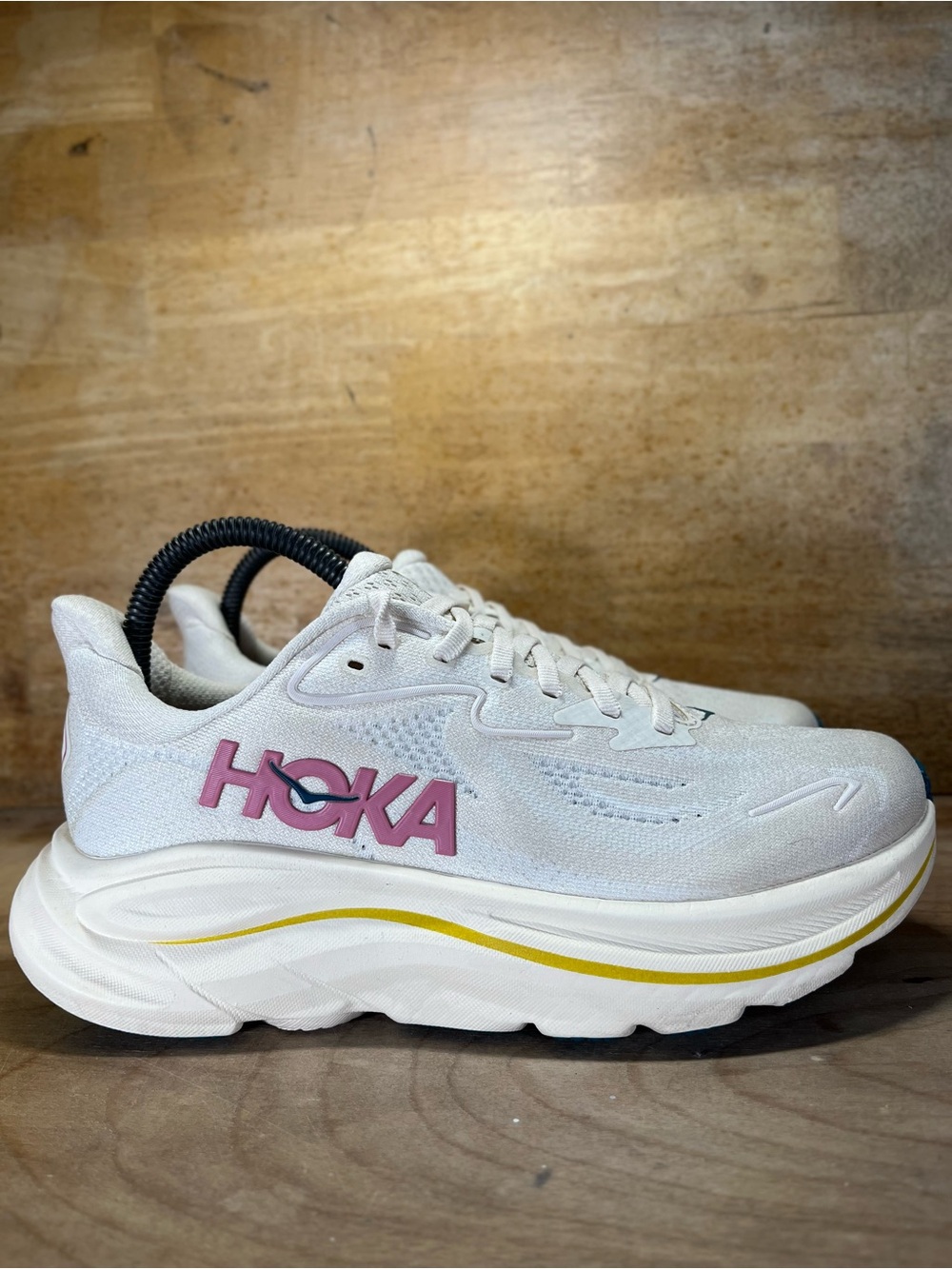 Hoka One One Clifton 10 Womens Size 7 Running Shoes Sneakers Birch Alabaster
